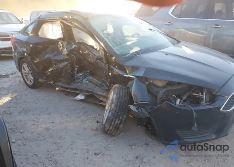 2016 Ford Focus Se z USA, uszkodzony, nr VIN 1FADP3F2XGL244454